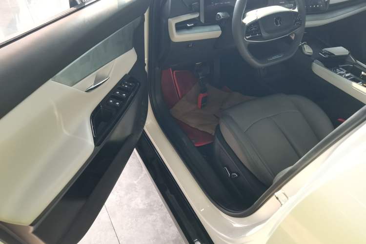 Used CHANGAN UNI-T 2023 Second-Generation 1.5T Prestige Model Driver Seat
