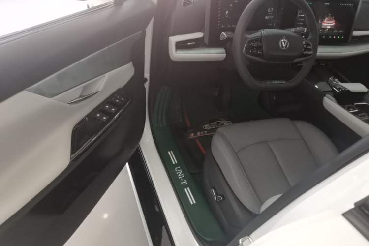 Used CHANGAN UNI-T 2023 Second-Generation 1.5T Prestige Model Driver Seat