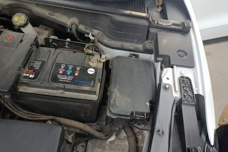 Used CHANGAN UNI-T 2023 2nd Generation 1.5T Flagship Version Engine Bay Left