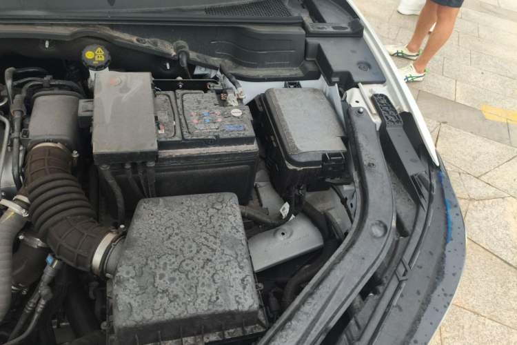 Used CHANGAN UNI-T 2023 Second-Generation 1.5T Prestige Model Engine Bay Left