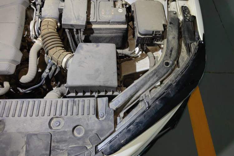 Used CHANGAN UNI-T 2023 2nd Generation 1.5T Luxury Version Engine Bay Left