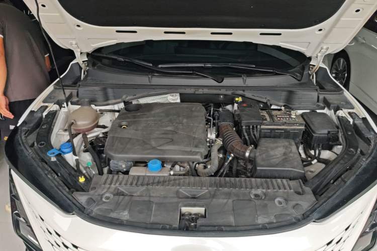Used CHANGAN UNI-T 2023 2nd Generation 1.5T Flagship Version Engine Bay
