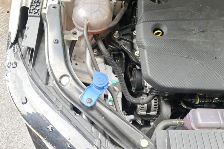 Used CHANGAN UNI-T 2023 2nd Generation 1.5T Luxury Version Engine Bay Right