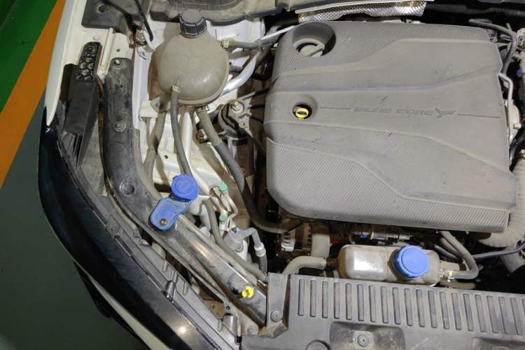 Used CHANGAN UNI-T 2023 2nd Generation 1.5T Luxury Version Engine Bay Right