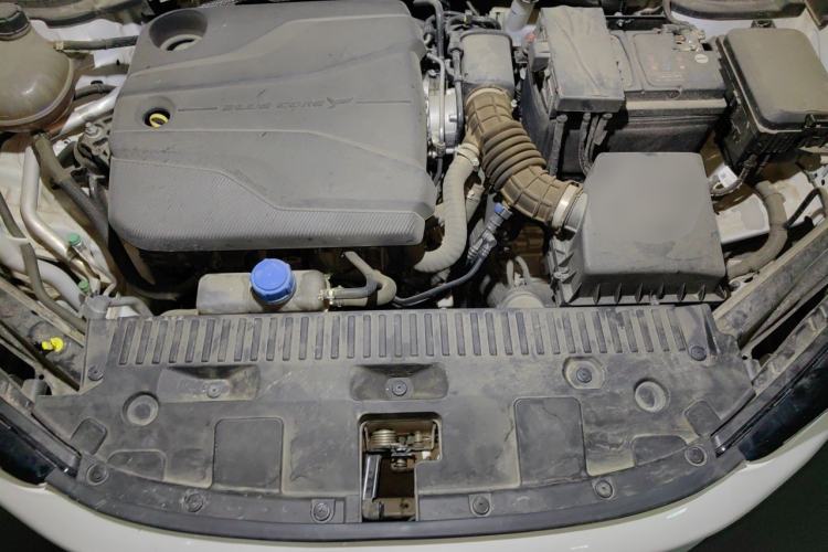 Used CHANGAN UNI-T 2023 2nd Generation 1.5T Luxury Version Engine Bay