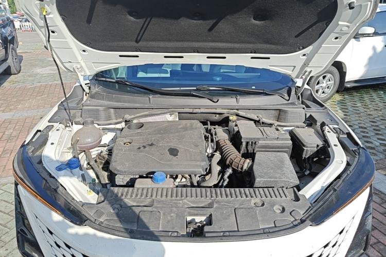 Used CHANGAN UNI-T 2023 Second-Generation 1.5T Prestige Model Engine Bay