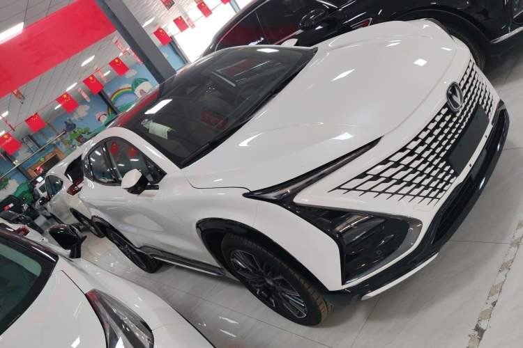 Used CHANGAN UNI-T 2023 Second-Generation 1.5T Prestige Model Exterior 2