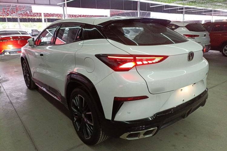 Used CHANGAN UNI-T 2023 Second-Generation 1.5T Prestige Model Exterior 2