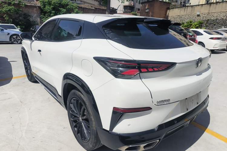 Used CHANGAN UNI-T 2023 2nd Generation 1.5T Luxury Version Exterior 2