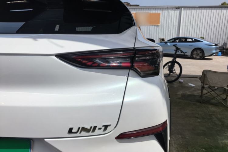 Used CHANGAN UNI-T 2023 2nd Generation 1.5T Flagship Version Exterior 3