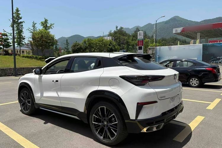 Used CHANGAN UNI-T 2023 2nd Generation 1.5T Luxury Version Exterior 3