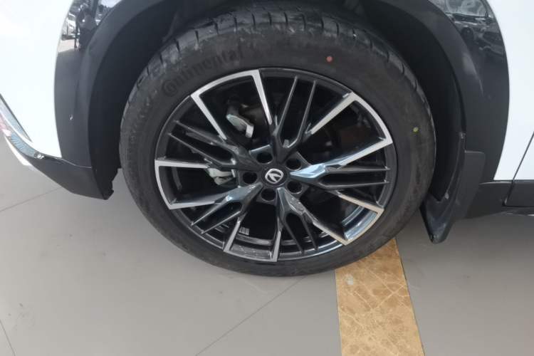 Used CHANGAN UNI-T 2023 Second-Generation 1.5T Prestige Model Exterior 4