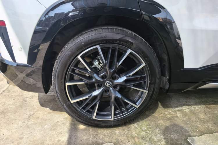 Used CHANGAN UNI-T 2023 2nd Generation 1.5T Flagship Version Exterior 5