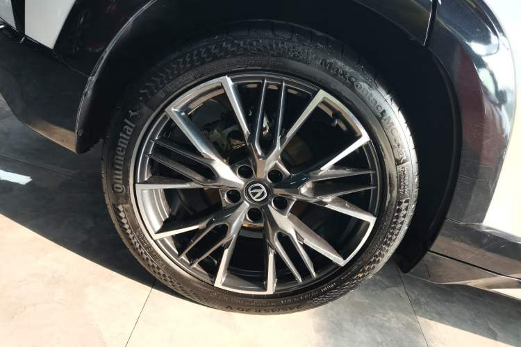 Used CHANGAN UNI-T 2023 Second-Generation 1.5T Prestige Model Exterior 5