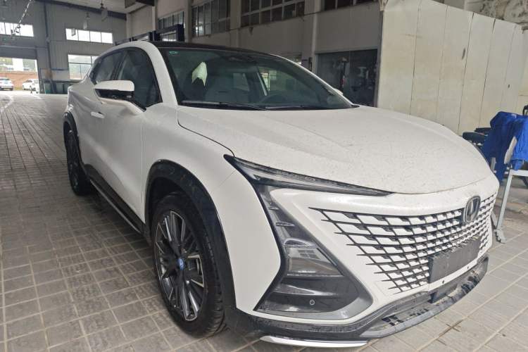 Used CHANGAN UNI-T 2023 Second-Generation 1.5T Prestige Model Front Right 45 Deg