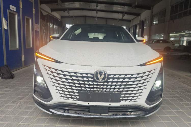 Used CHANGAN UNI-T 2023 Second-Generation 1.5T Prestige Model Front