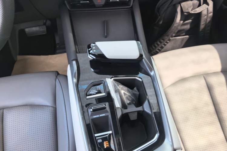Used CHANGAN UNI-T 2023 2nd Generation 1.5T Flagship Version Gear Lever