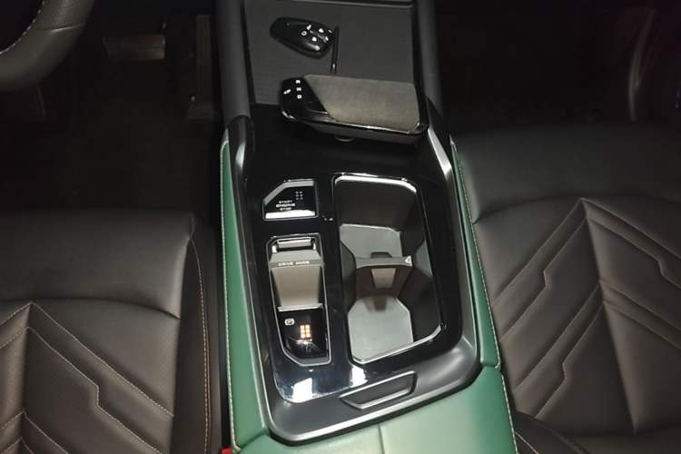 Used CHANGAN UNI-T 2023 2nd Generation 1.5T Sport Edition Prestige Version Gear Lever