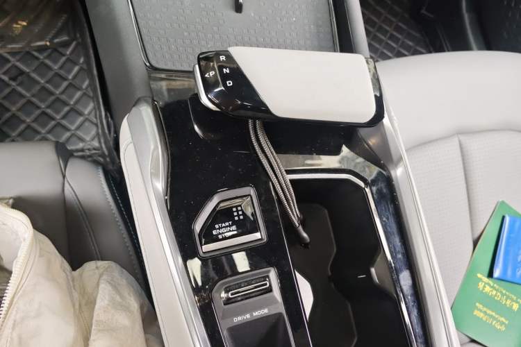 Used CHANGAN UNI-T 2023 2nd Generation 1.5T Luxury Version Gear Lever