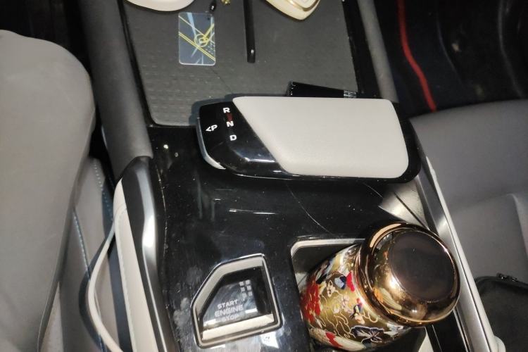 Used CHANGAN UNI-T 2023 Second-Generation 1.5T Prestige Model Gear Lever