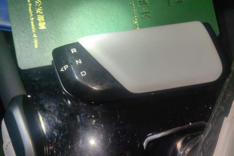 Used CHANGAN UNI-T 2023 Second-Generation 1.5T Prestige Model Gear Lever