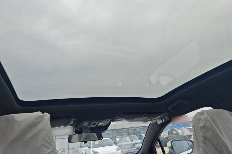 Used CHANGAN UNI-T 2023 Second-Generation 1.5T Prestige Model Headliner