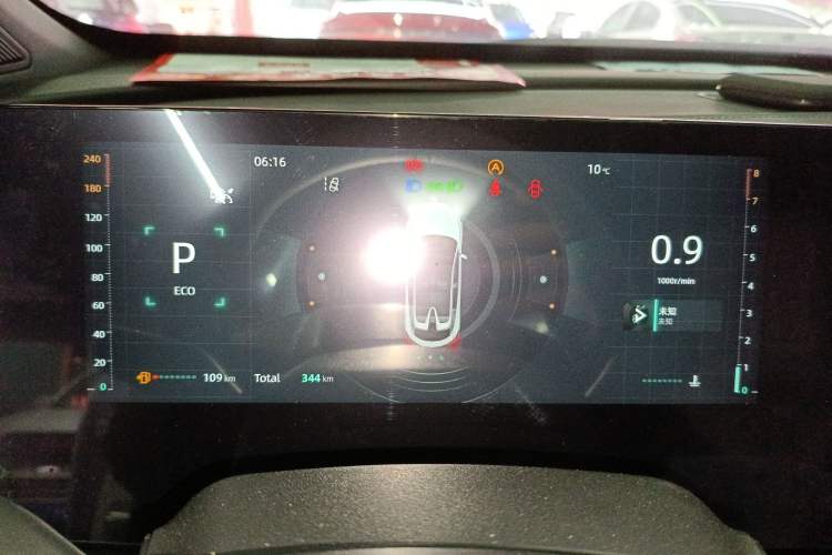 Used CHANGAN UNI-T 2023 Second-Generation 1.5T Prestige Model Instrument Cluster