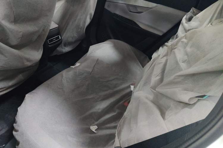 Used CHANGAN UNI-T 2023 Second-Generation 1.5T Prestige Model Interior 1