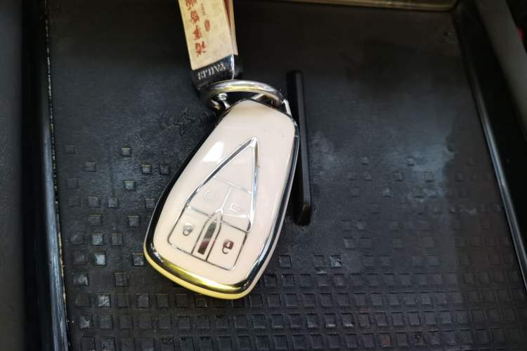 Used CHANGAN UNI-T 2023 Second-Generation 1.5T Prestige Model Interior 1