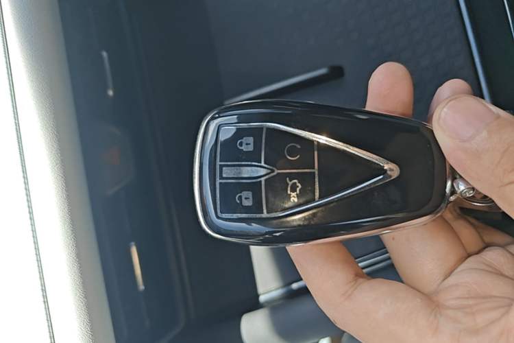 Used CHANGAN UNI-T 2023 Second-Generation 1.5T Prestige Model Interior 1