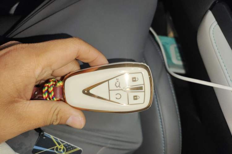 Used CHANGAN UNI-T 2023 Second-Generation 1.5T Prestige Model Interior 1