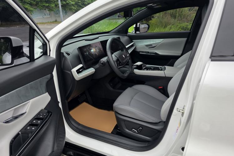 Used CHANGAN UNI-T 2023 Second-Generation 1.5T Prestige Model Interior 2