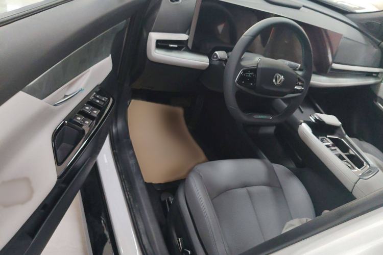 Used CHANGAN UNI-T 2023 Second-Generation 1.5T Prestige Model Interior 2