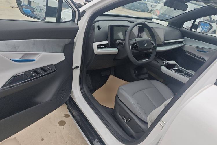 Used CHANGAN UNI-T 2023 Second-Generation 1.5T Prestige Model Interior 3