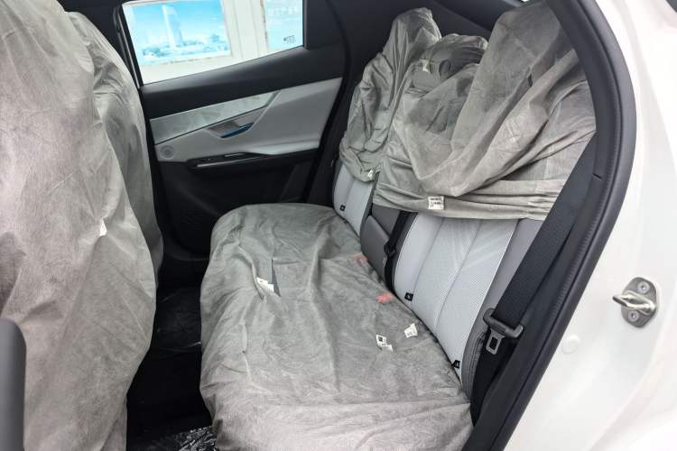 Used CHANGAN UNI-T 2023 Second-Generation 1.5T Prestige Model Interior 3
