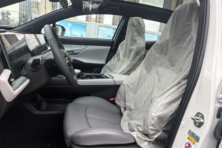 Used CHANGAN UNI-T 2023 Second-Generation 1.5T Prestige Model Interior 4