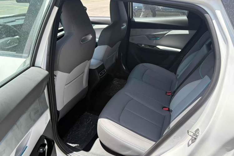 Used CHANGAN UNI-T 2023 2nd Generation 1.5T Luxury Version Interior 6