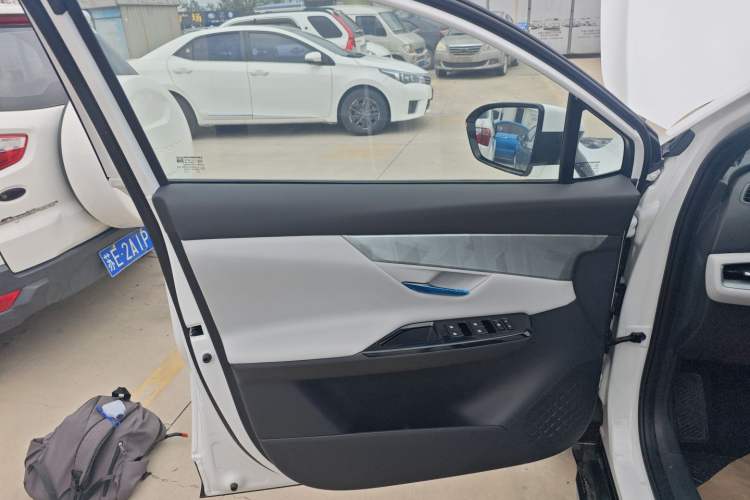 Used CHANGAN UNI-T 2023 Second-Generation 1.5T Prestige Model Interior 7
