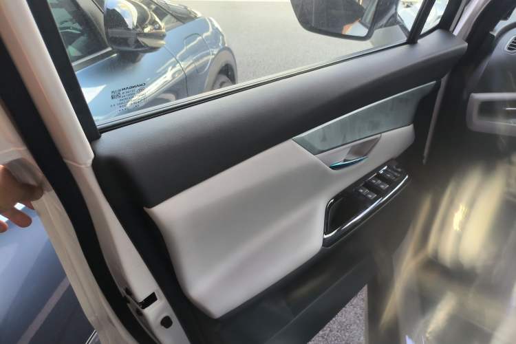 Used CHANGAN UNI-T 2023 Second-Generation 1.5T Prestige Model Left Front Door Interior