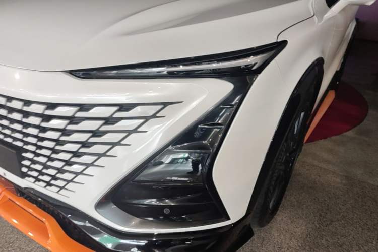 Used CHANGAN UNI-T 2023 2nd Generation 1.5T Sport Edition Prestige Version Left Front Headlight