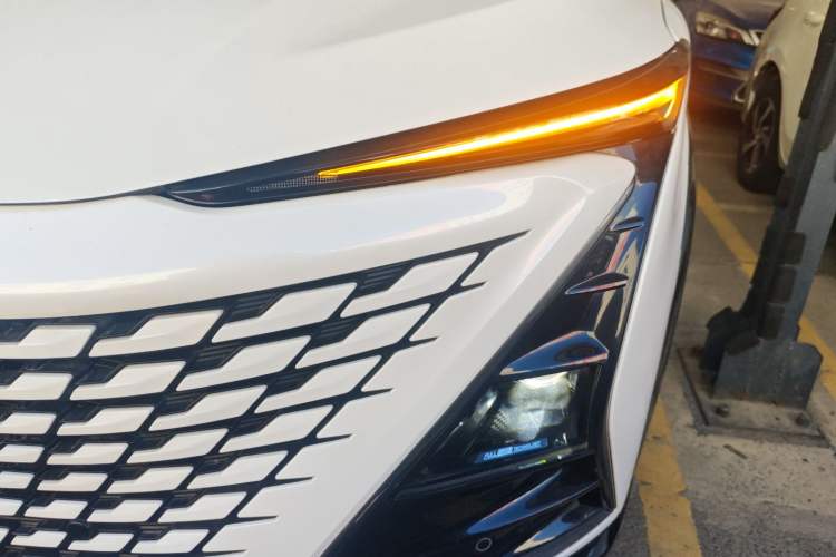 Used CHANGAN UNI-T 2023 Second-Generation 1.5T Prestige Model Left Front Headlight