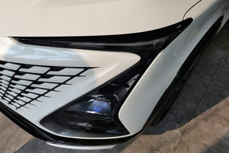 Used CHANGAN UNI-T 2023 Second-Generation 1.5T Prestige Model Left Front Headlight