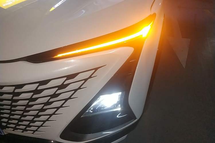 Used CHANGAN UNI-T 2023 Second-Generation 1.5T Prestige Model Left Front Headlight