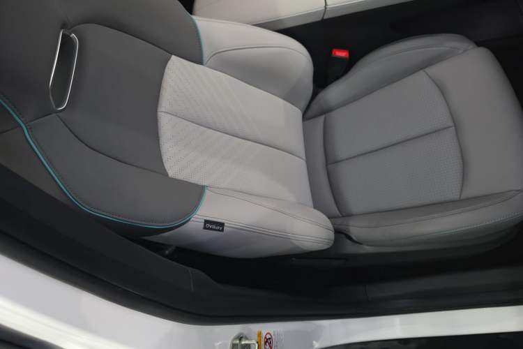 Used CHANGAN UNI-T 2023 Second-Generation 1.5T Prestige Model Left Front Seat