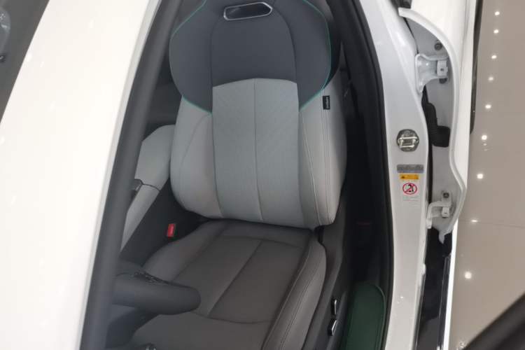 Used CHANGAN UNI-T 2023 Second-Generation 1.5T Prestige Model Left Front Seat