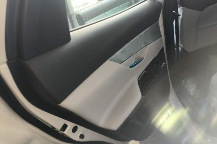 Used CHANGAN UNI-T 2023 Second-Generation 1.5T Prestige Model Left Rear Door Interior