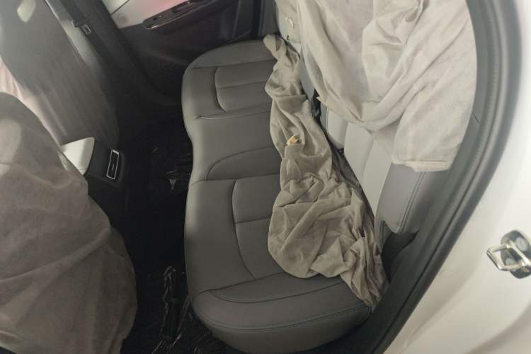 Used CHANGAN UNI-T 2023 Second-Generation 1.5T Prestige Model Left Rear Seat