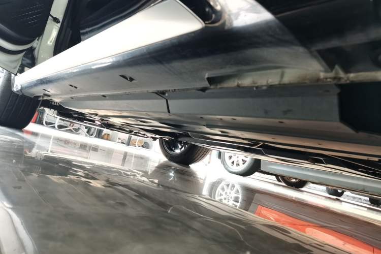 Used CHANGAN UNI-T 2023 Second-Generation 1.5T Prestige Model Left Side Sill