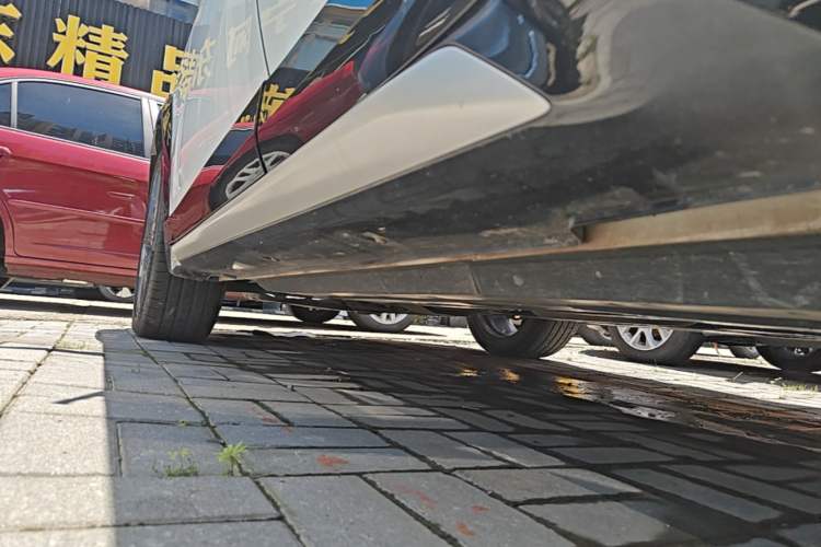 Used CHANGAN UNI-T 2023 Second-Generation 1.5T Prestige Model Left Side Sill