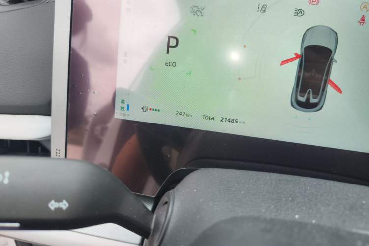 Used CHANGAN UNI-T 2023 Second-Generation 1.5T Prestige Model Odometer Close Up